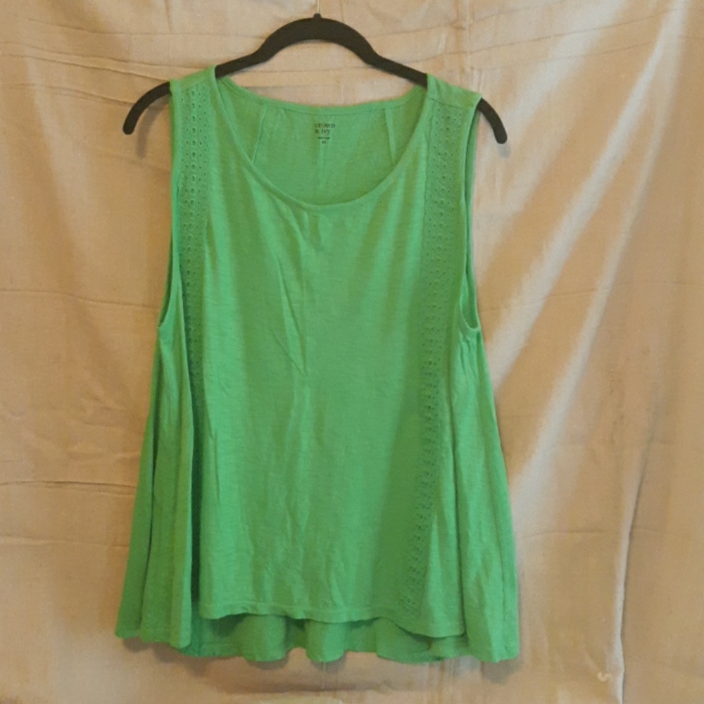 Crown and ivy swing tank